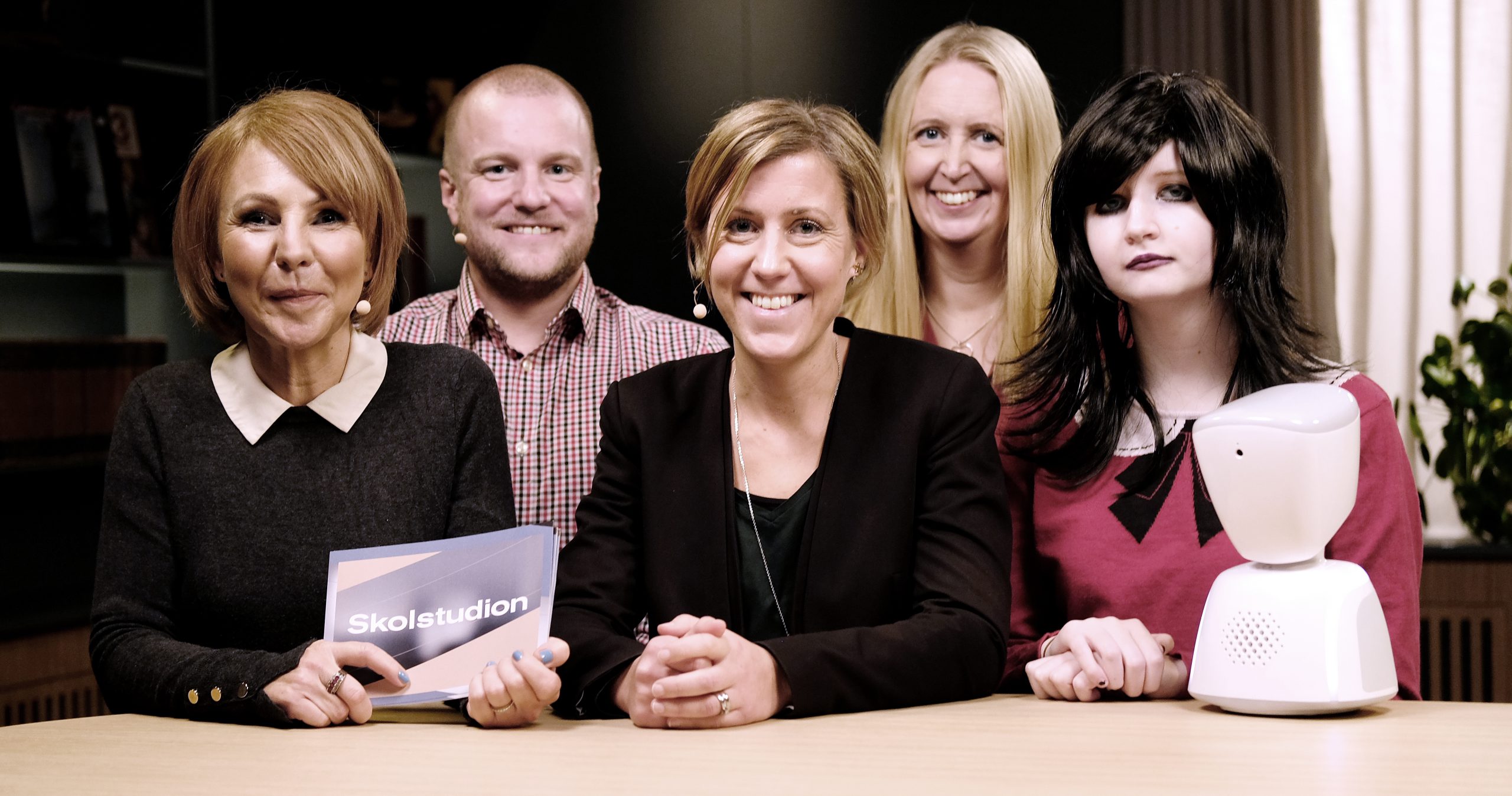 Jenny Reichwald med gästerna Emma Dahl, Axel Havelius, Annelie Karlsson och Idun.